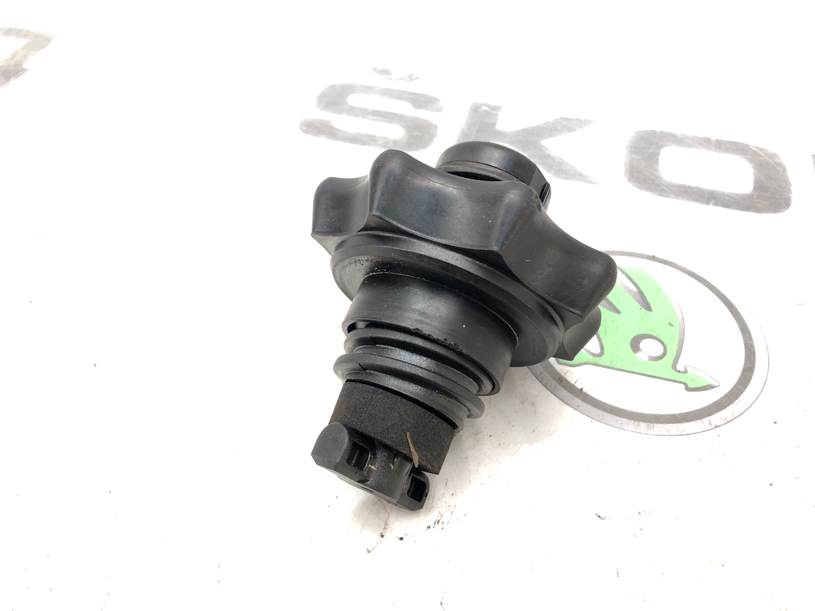 Крепление запасного колеса, 1000 рублей, Москва