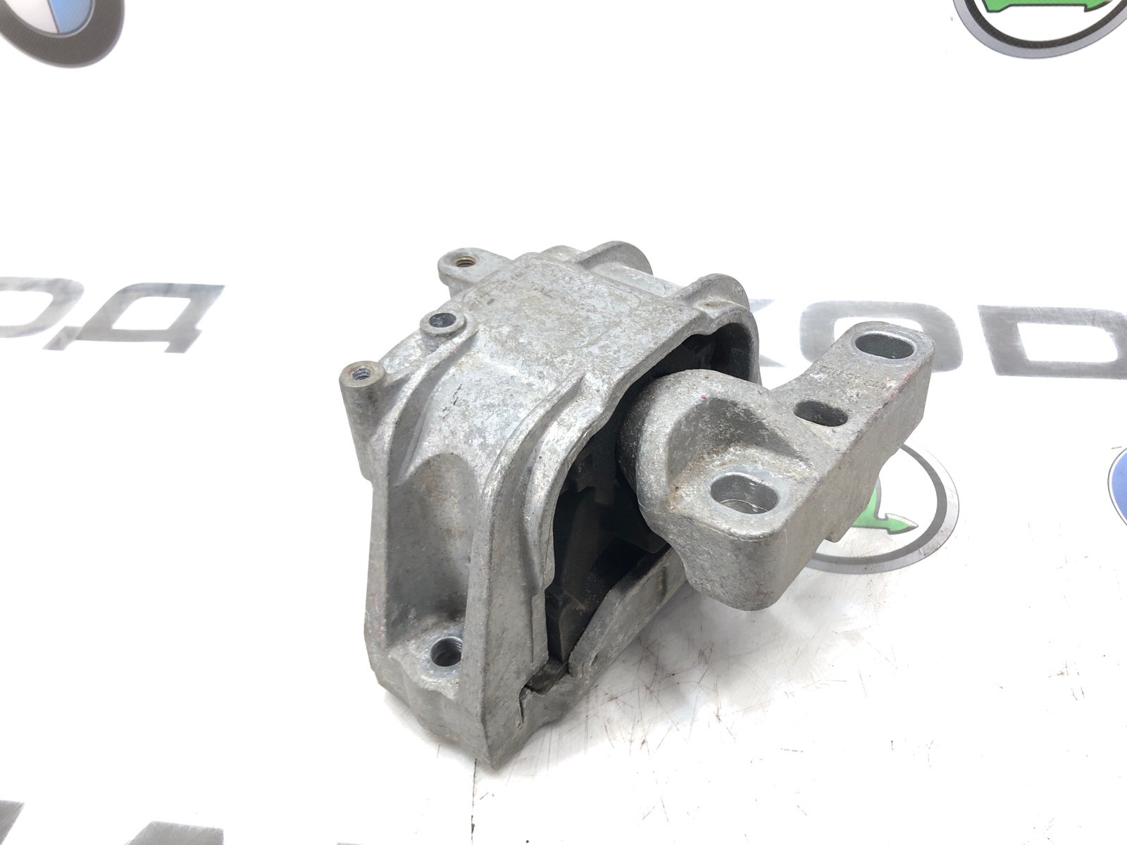 Опора двигателя, 1000 рублей, Москва