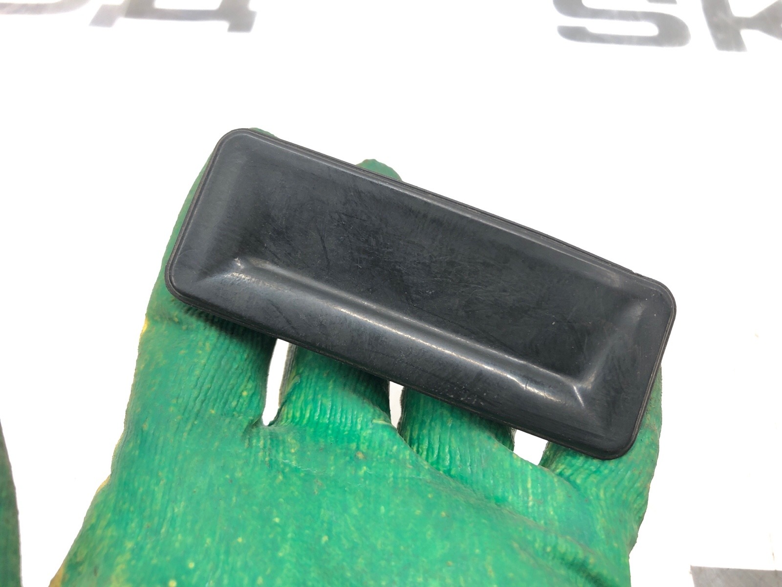 Кнопка открытия багажника, 2500 рублей, Москва