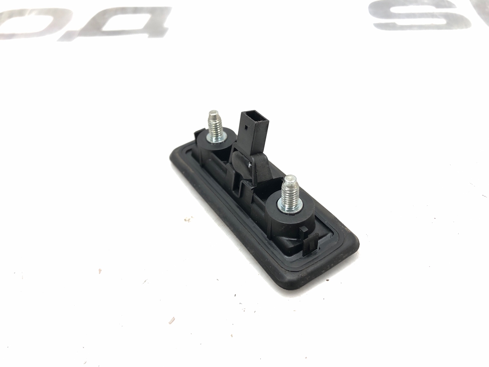 Кнопка открытия багажника, 2500 рублей, Москва