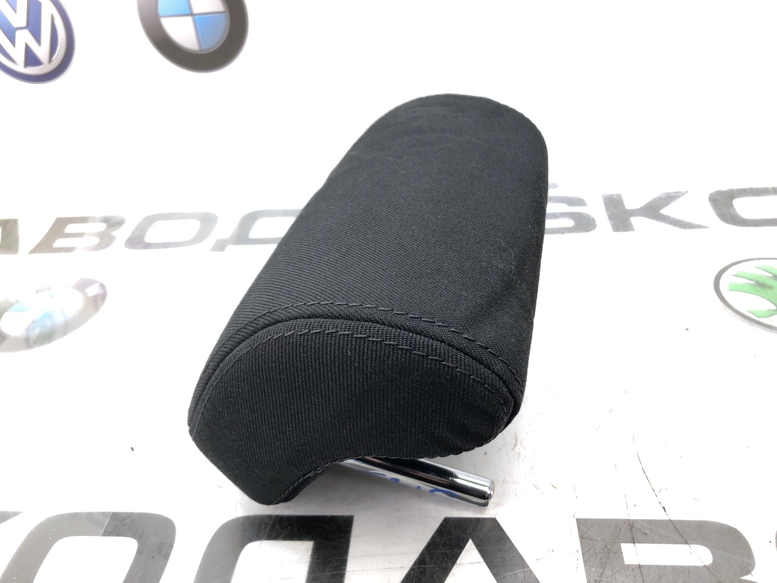 Подголовник центральный, 1000 рублей, Москва