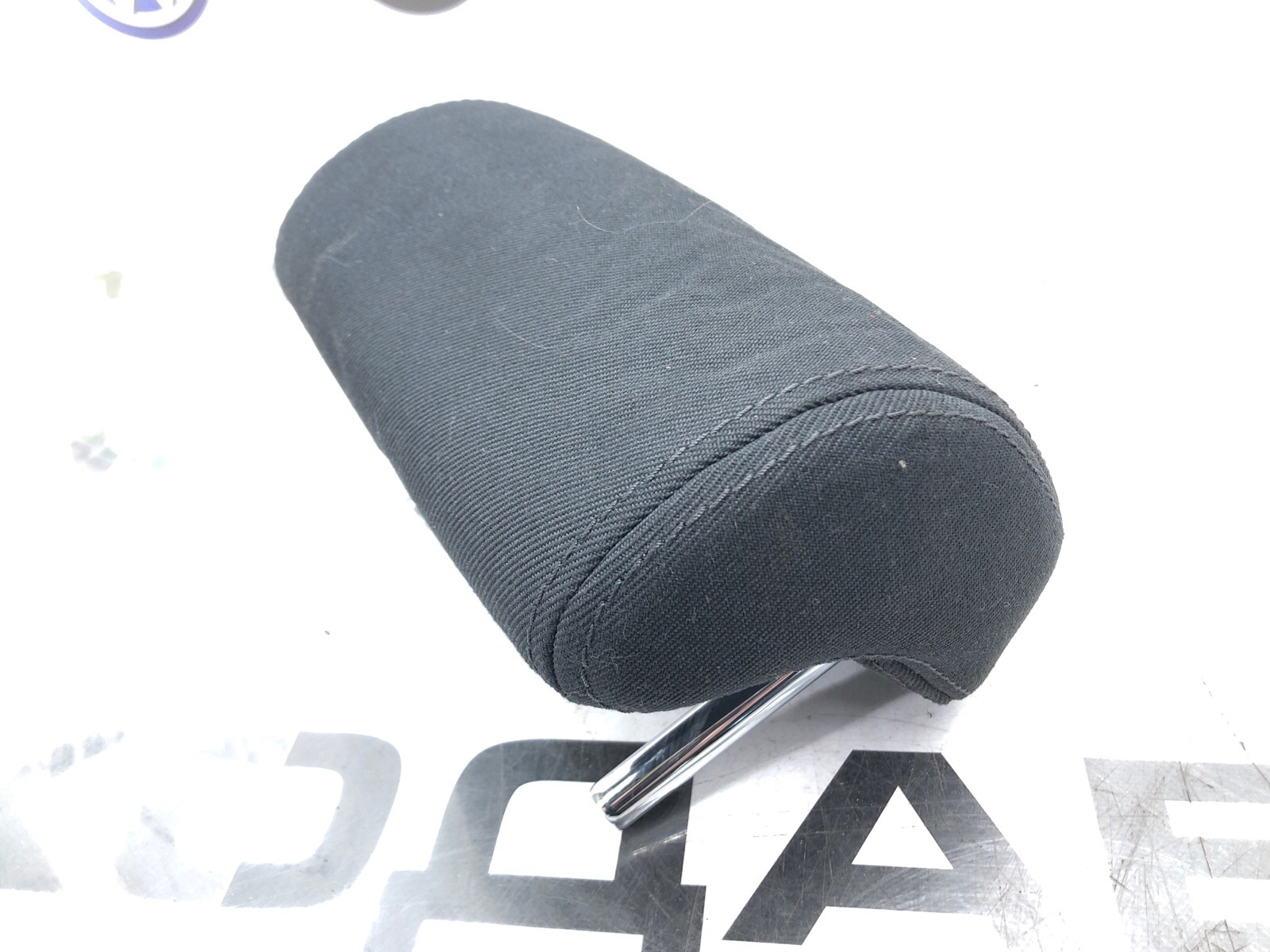 Подголовник центральный, 1000 рублей, Москва