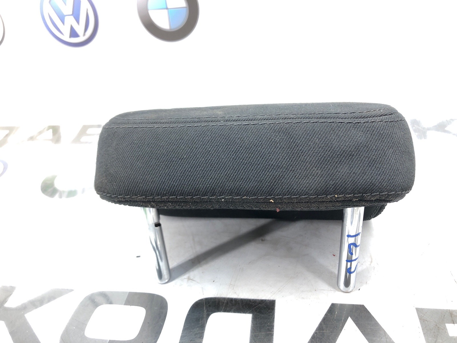 Подголовник центральный, 1000 рублей, Москва