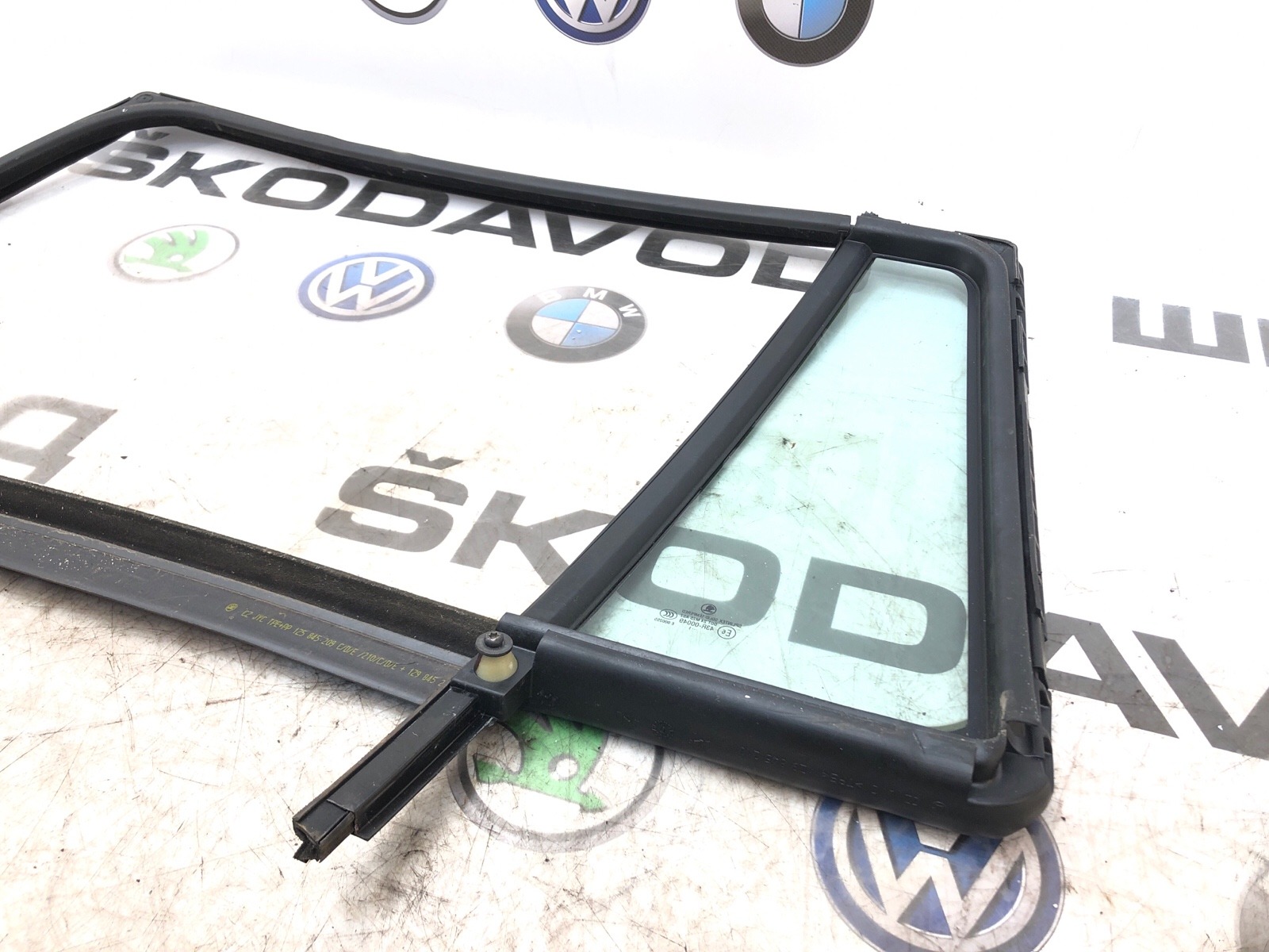 форточка двери, 1500 рублей, Москва