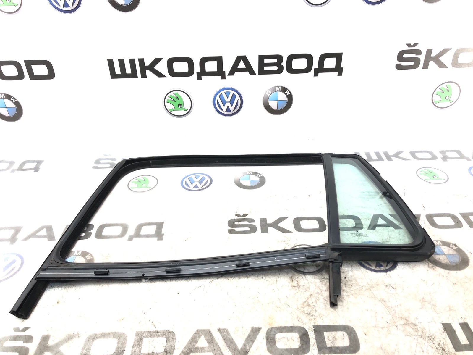 форточка двери, 1500 рублей, Москва