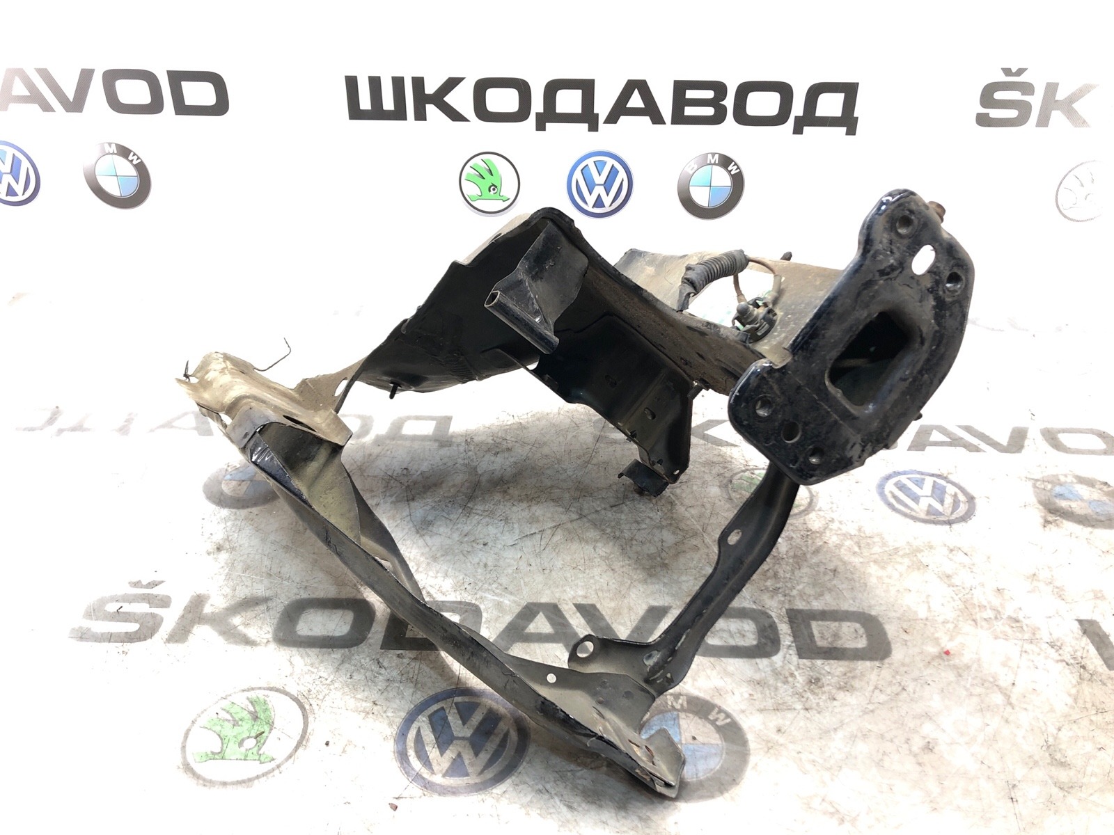 лонжерон, 6500 рублей, Москва