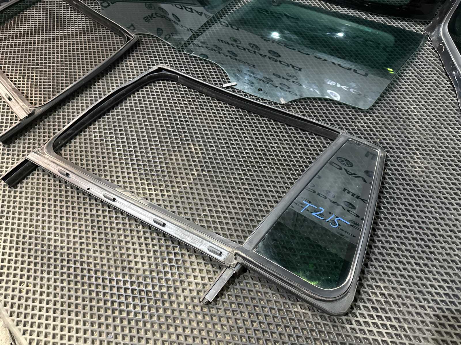 Комплект стекла, 25000 рублей, Москва