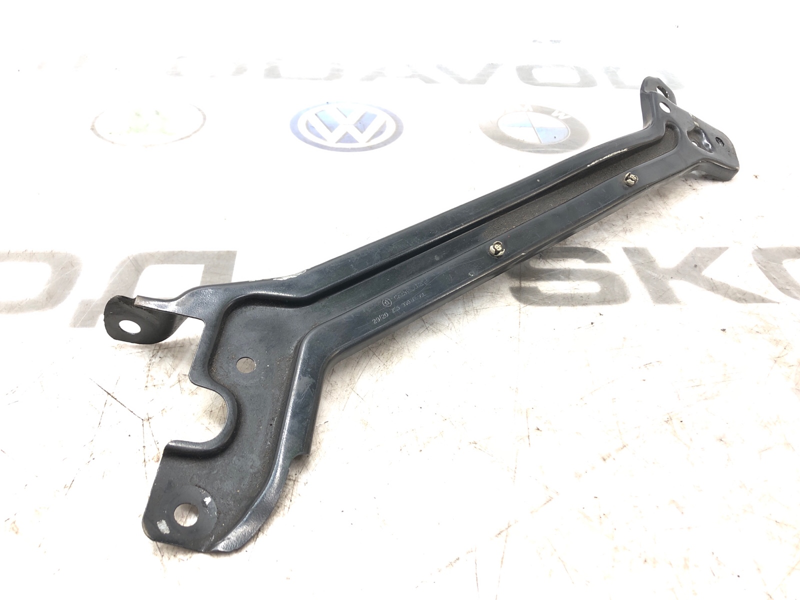 Кронштейн передней панели, 2000 рублей, Москва