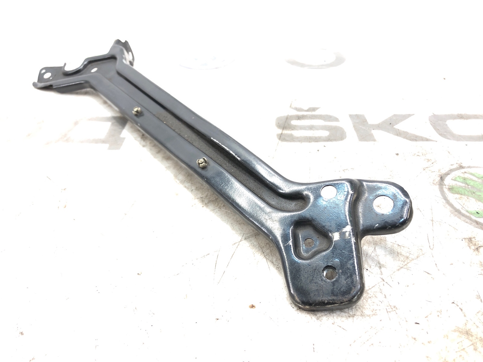 Кронштейн передней панели, 2000 рублей, Москва