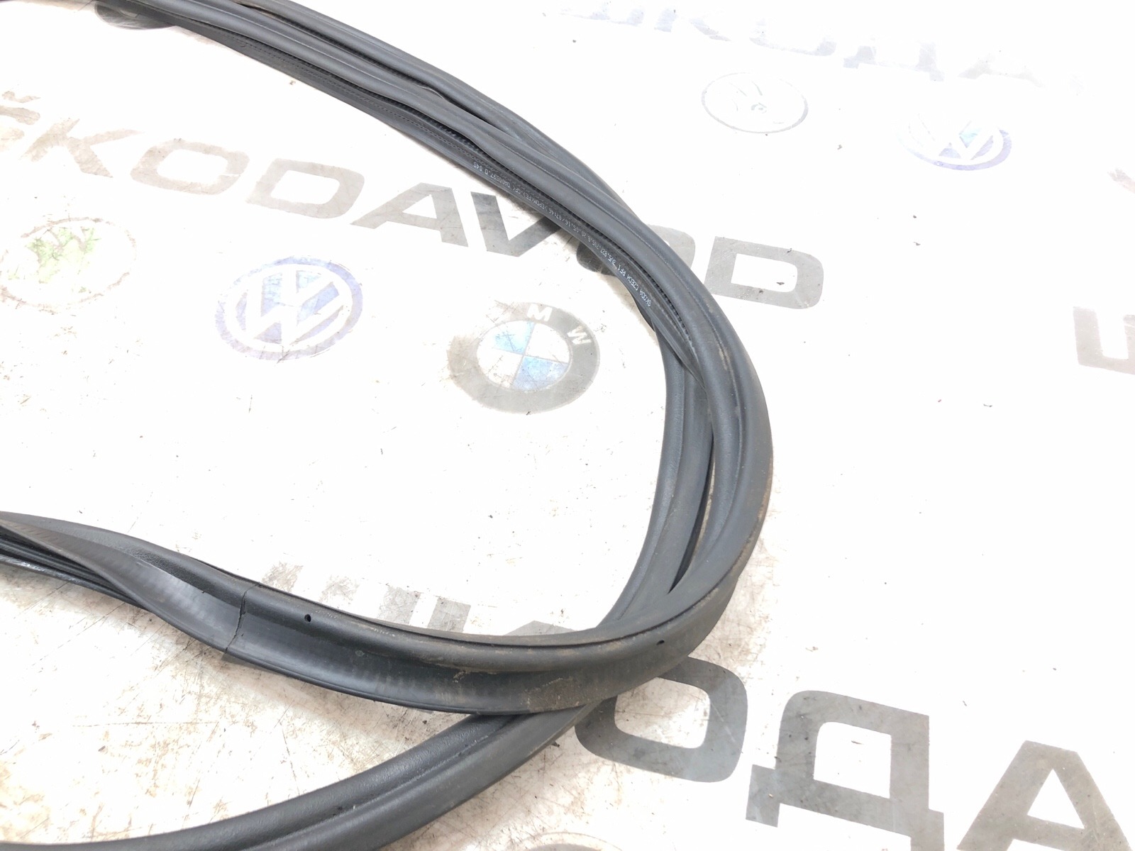 Уплотнитель проема багажника, 1500 рублей, Москва