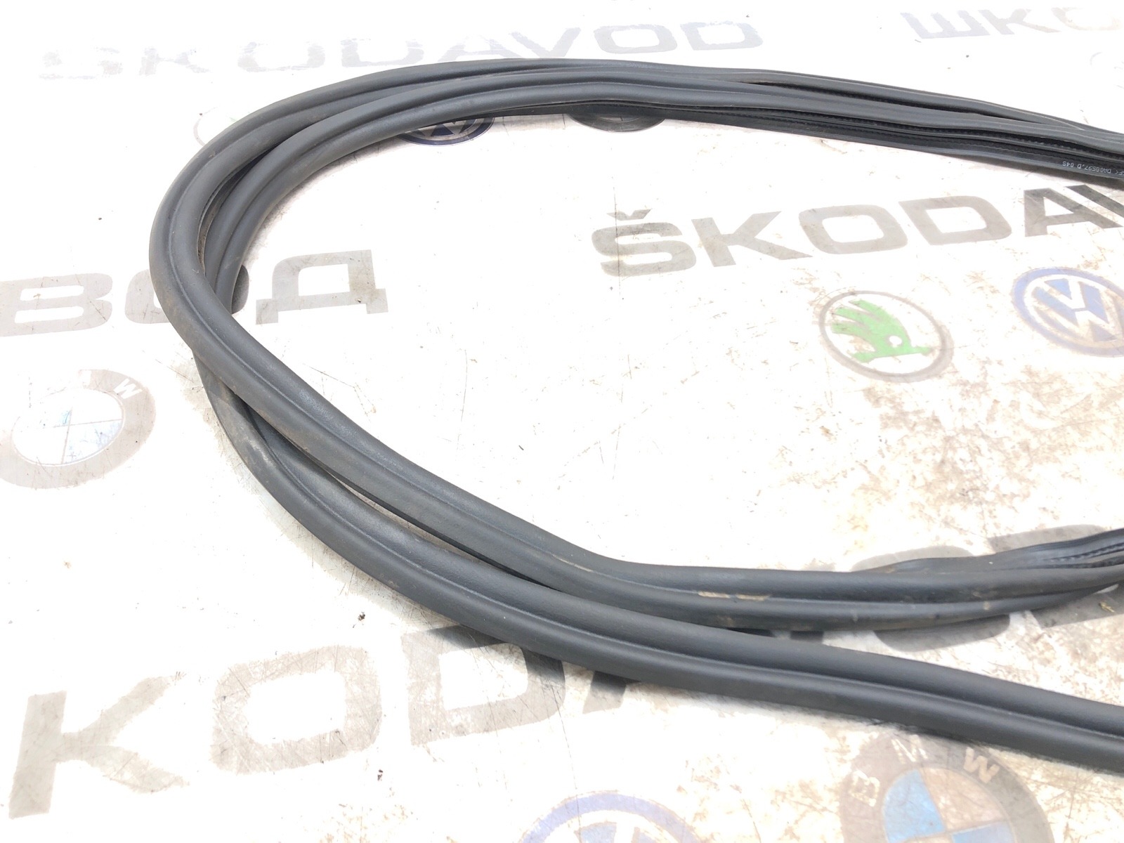 Уплотнитель проема багажника, 1500 рублей, Москва