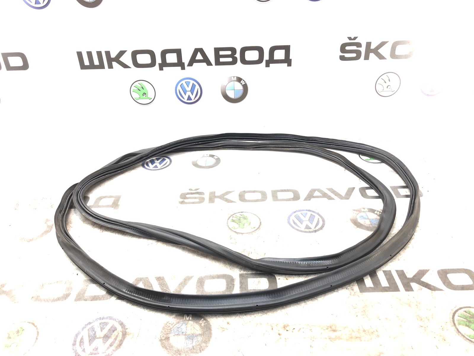 Уплотнитель проема багажника, 1500 рублей, Москва