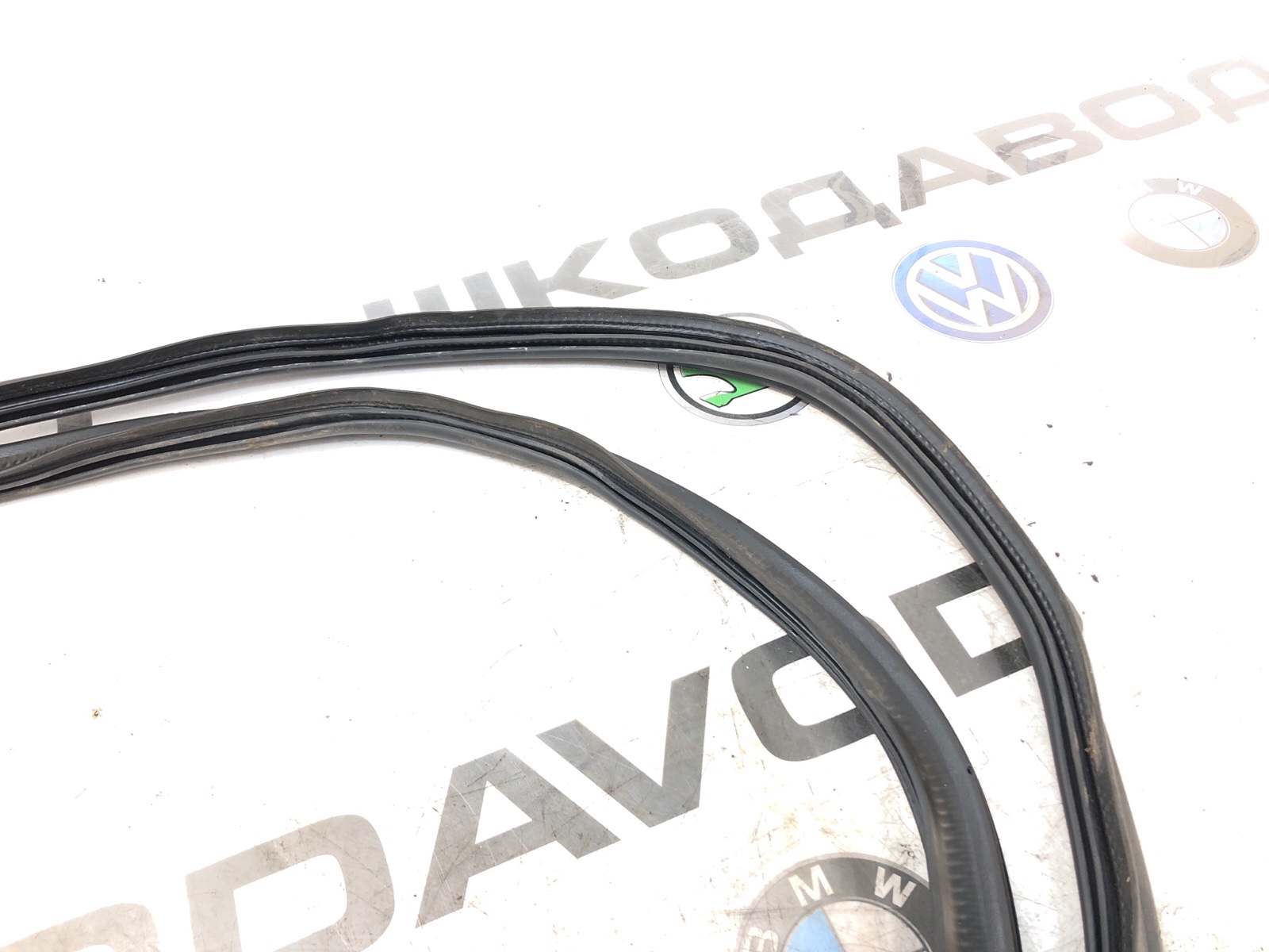 Уплотнитель проема багажника, 1500 рублей, Москва