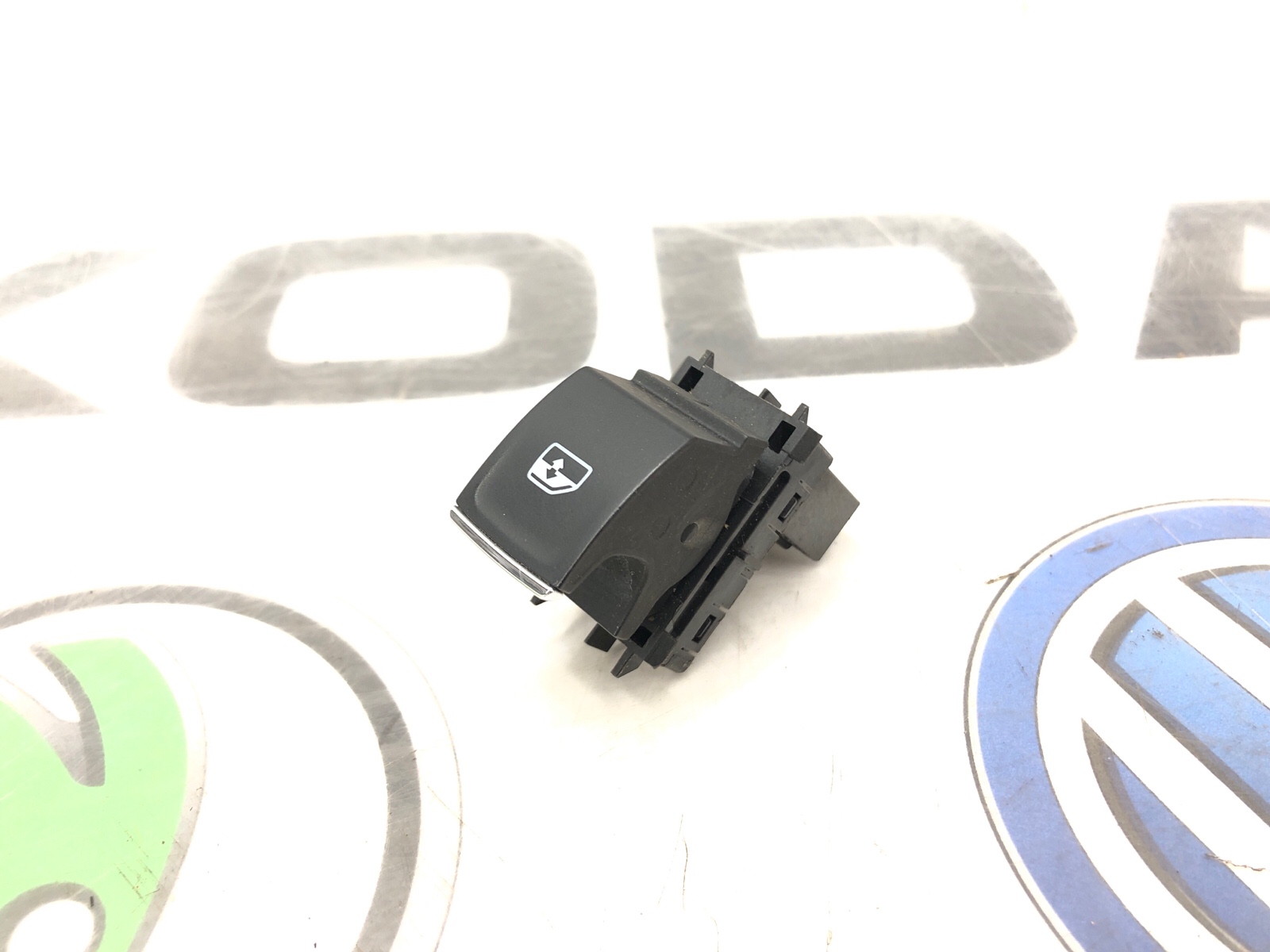 кнопка стеклоподъемника, 1000 рублей, Москва