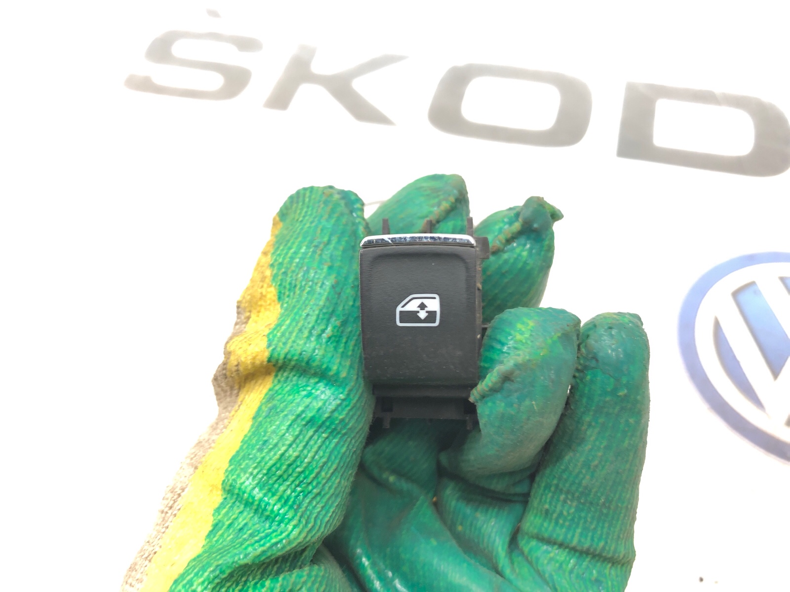 кнопка стеклоподъемника, 1000 рублей, Москва