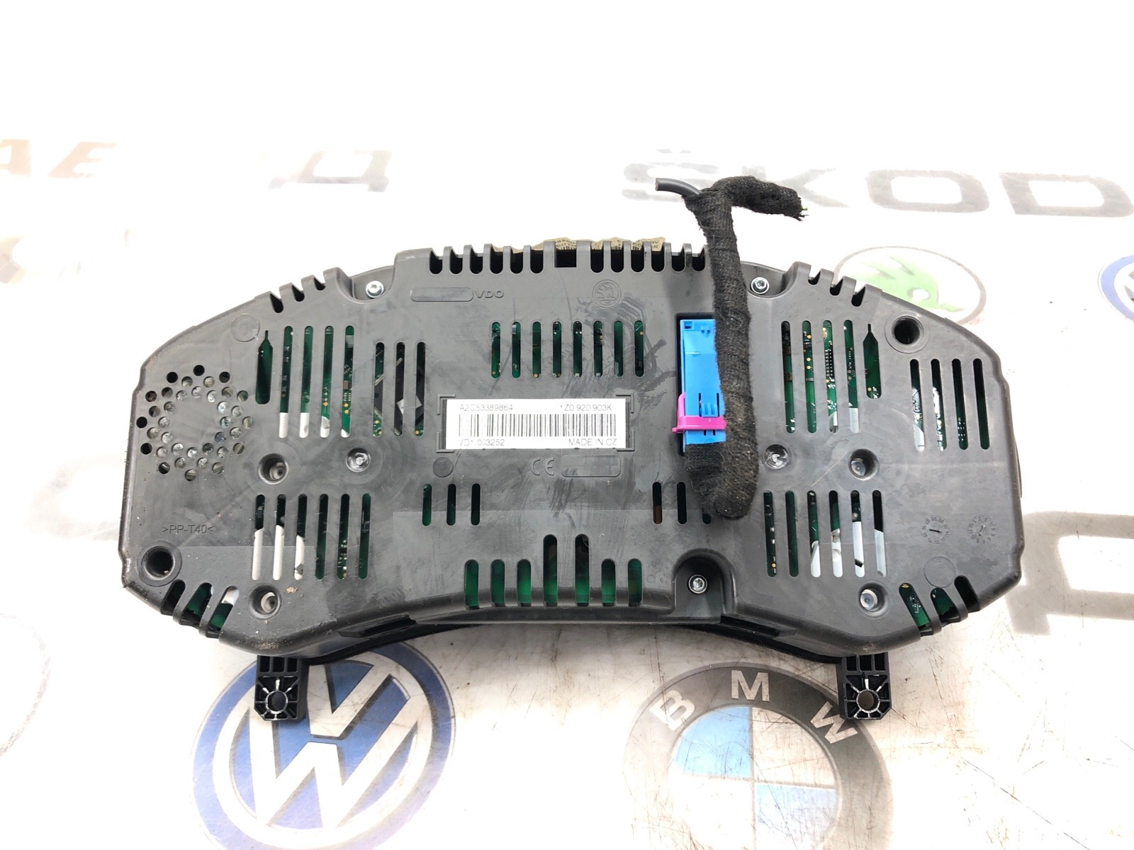 Стекло приборной панели, 2000 рублей, Москва