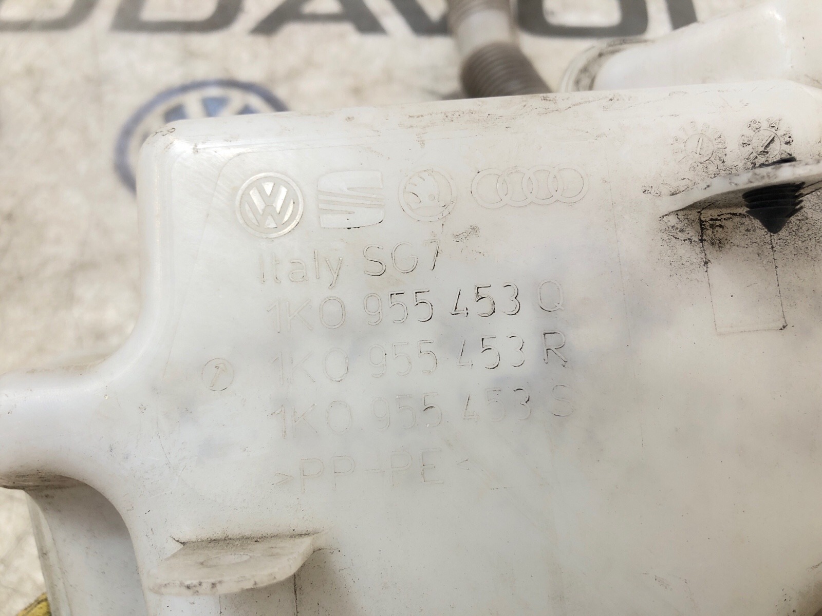 бачок омывателя, 1500 рублей, Москва