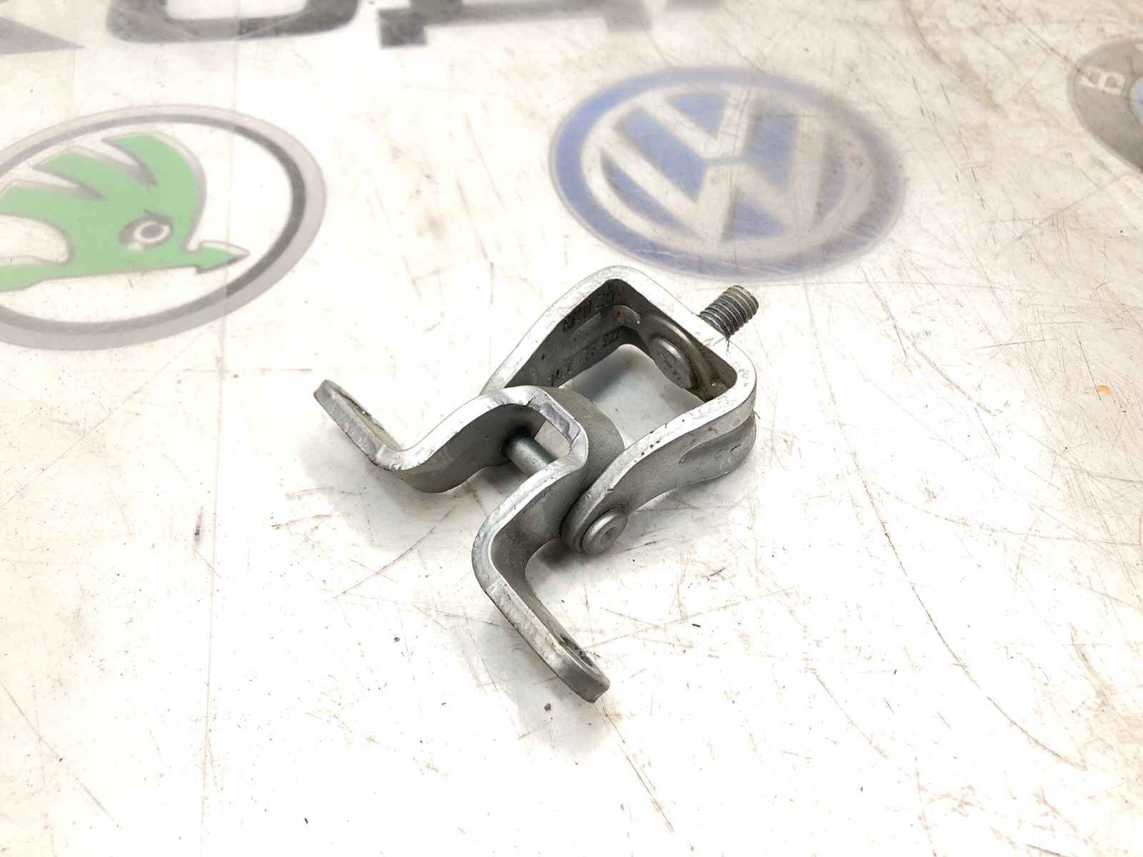 Петля крышки багажника, 500 рублей, Москва