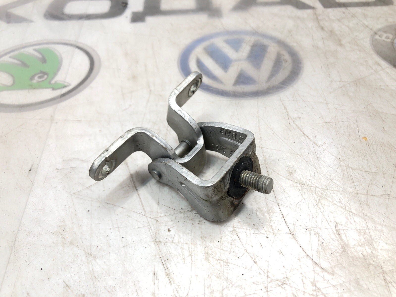 Петля крышки багажника, 500 рублей, Москва