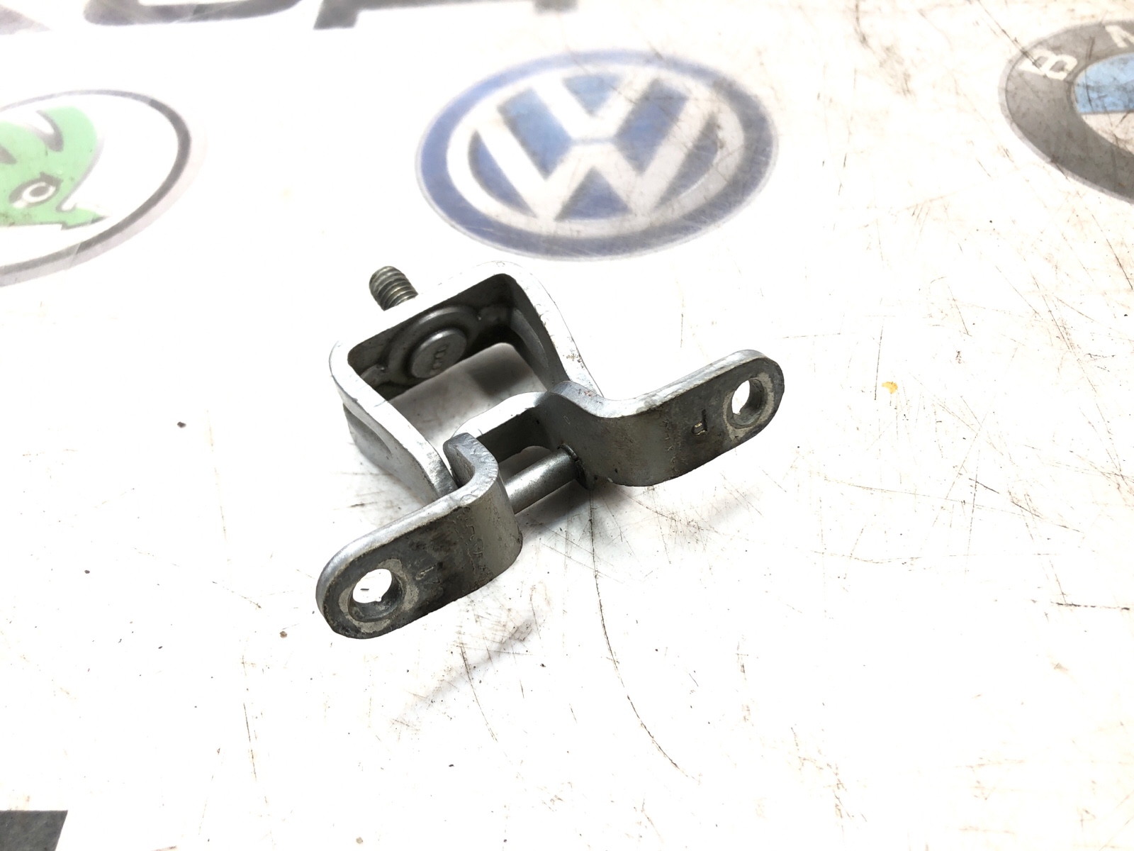 Петля крышки багажника, 500 рублей, Москва