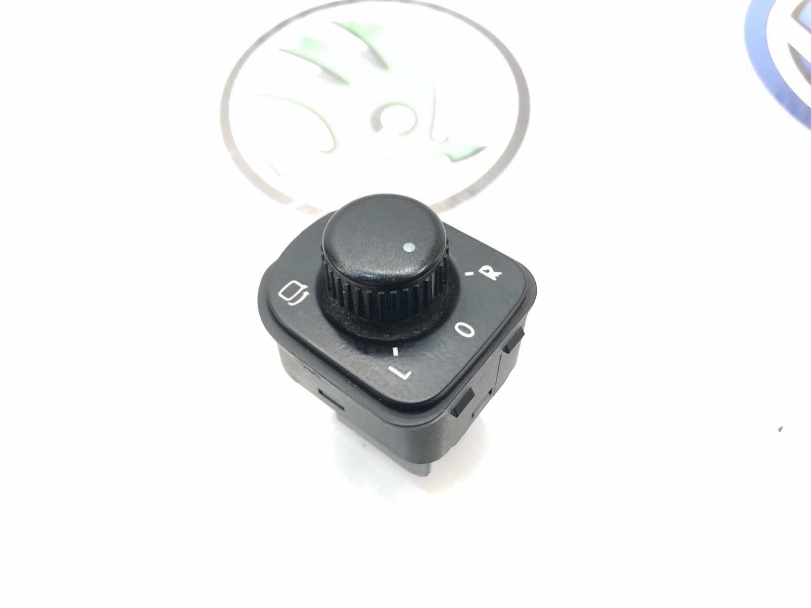 кнопка регулировки зеркал, 1500 рублей, Москва