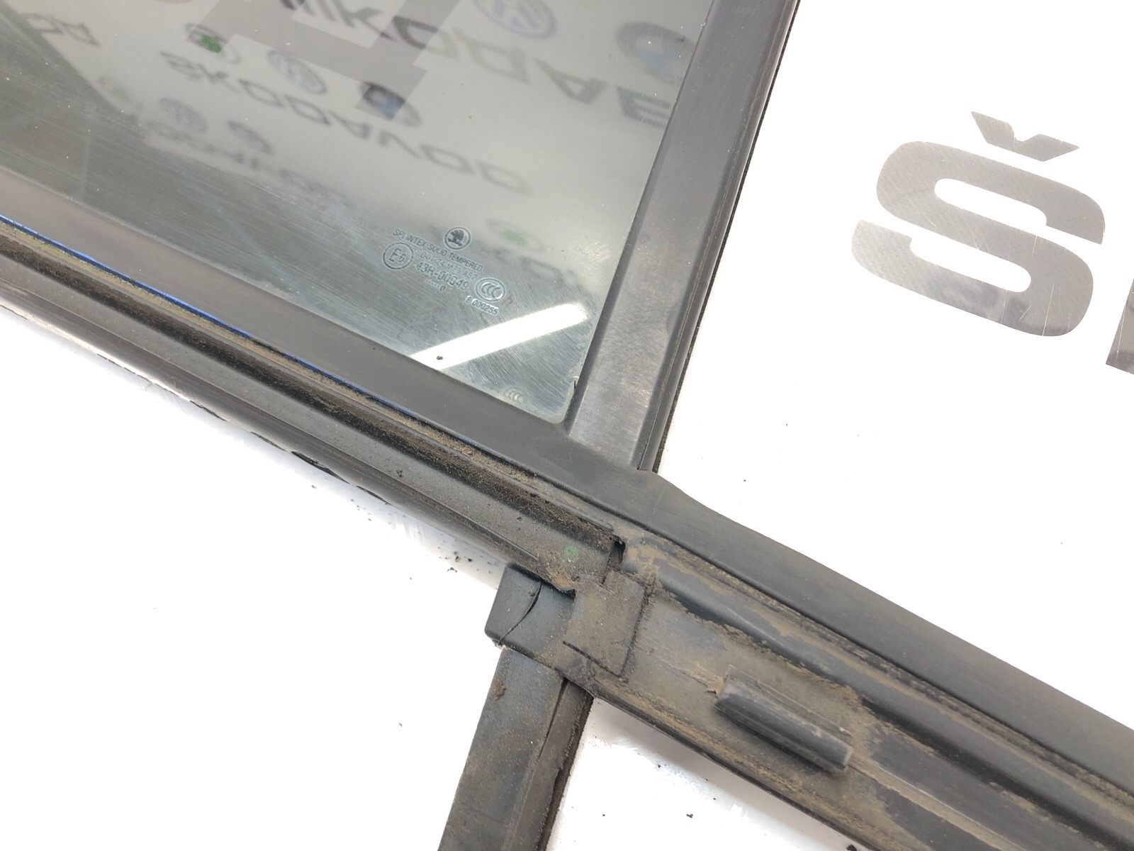 форточка двери, 2500 рублей, Москва