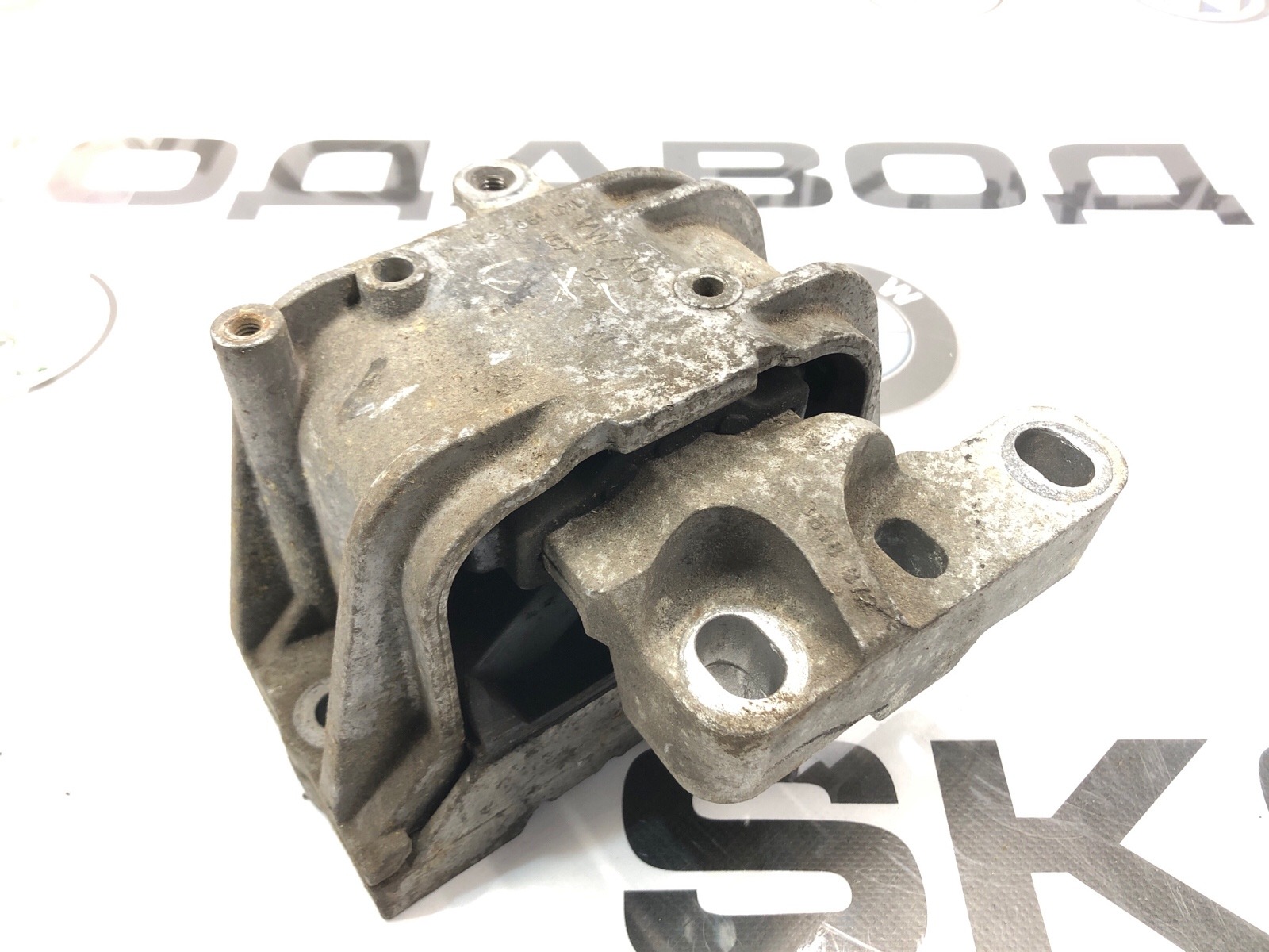 Опора двигателя, 1000 рублей, Москва