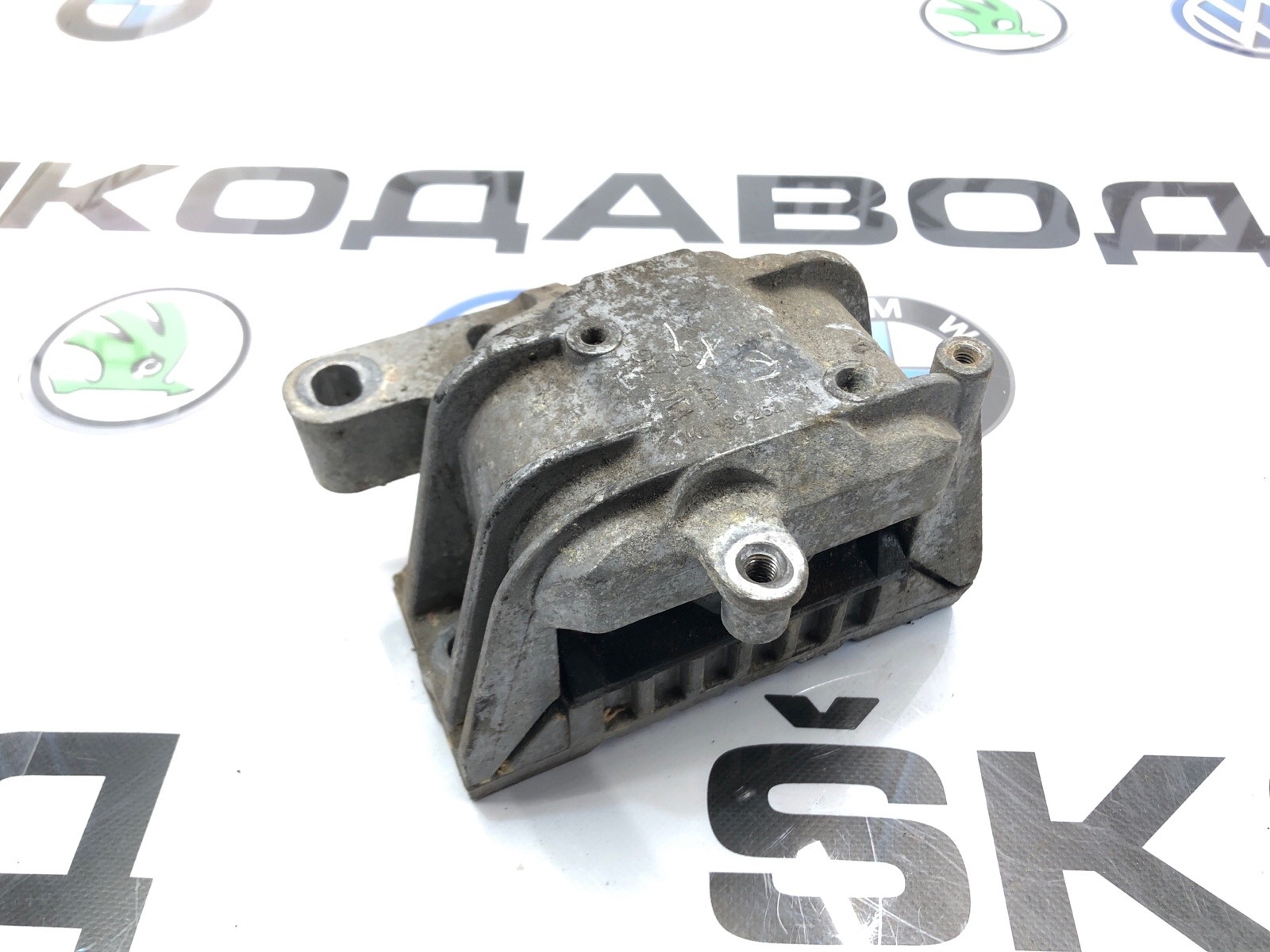 Опора двигателя, 1000 рублей, Москва