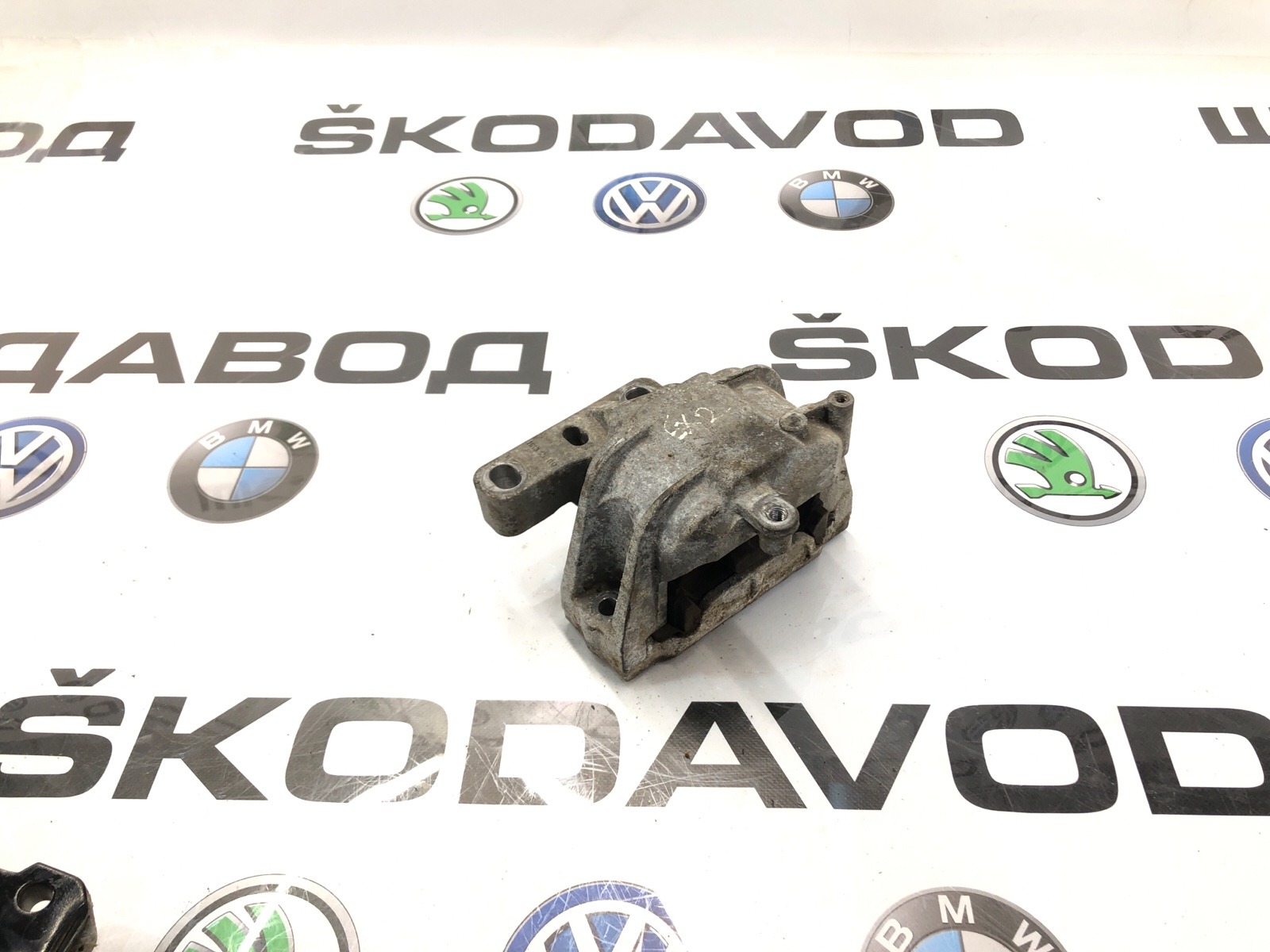 Опора двигателя, 1000 рублей, Москва