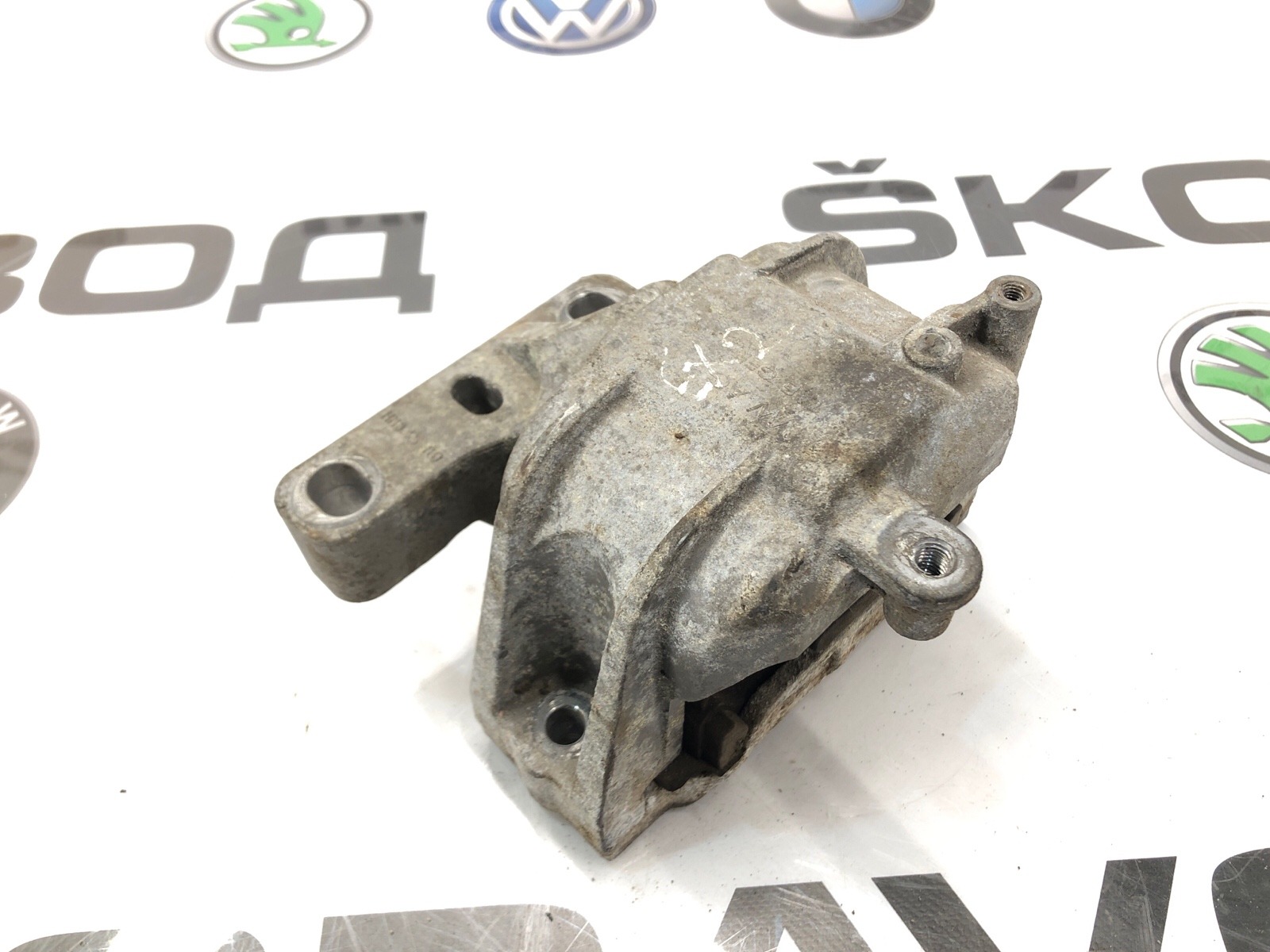 Опора двигателя, 1000 рублей, Москва