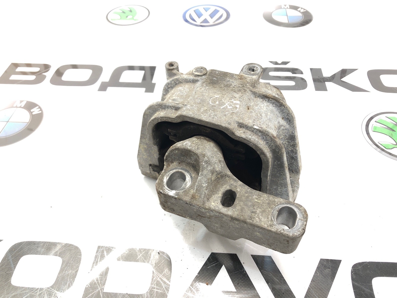 Опора двигателя, 1000 рублей, Москва