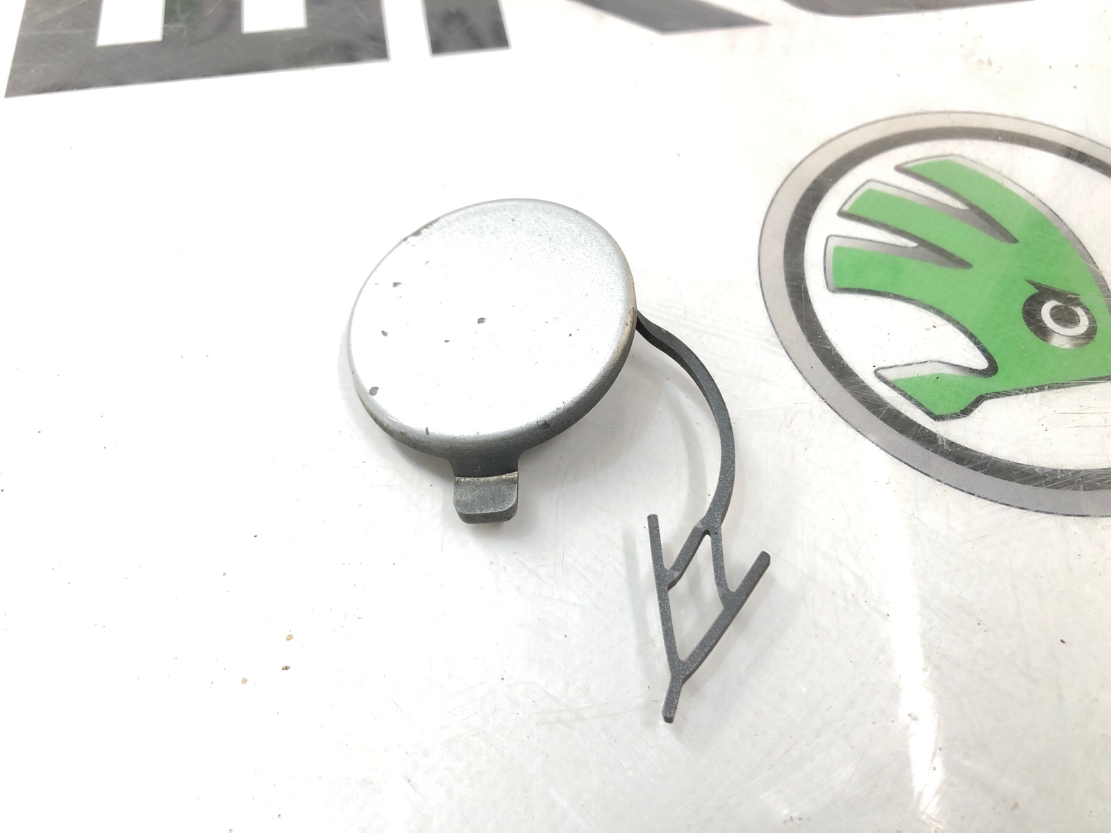 заглушка буксировочного крюка, 1000 рублей, Москва