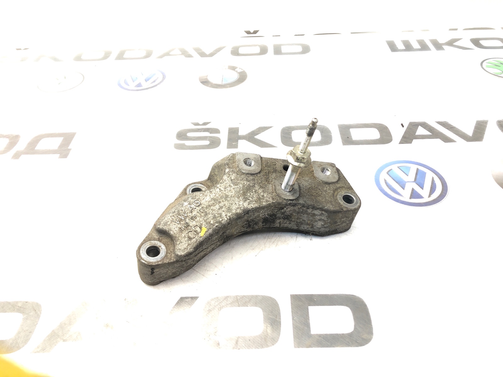 Кронштейн МКПП, 1000 рублей, Москва