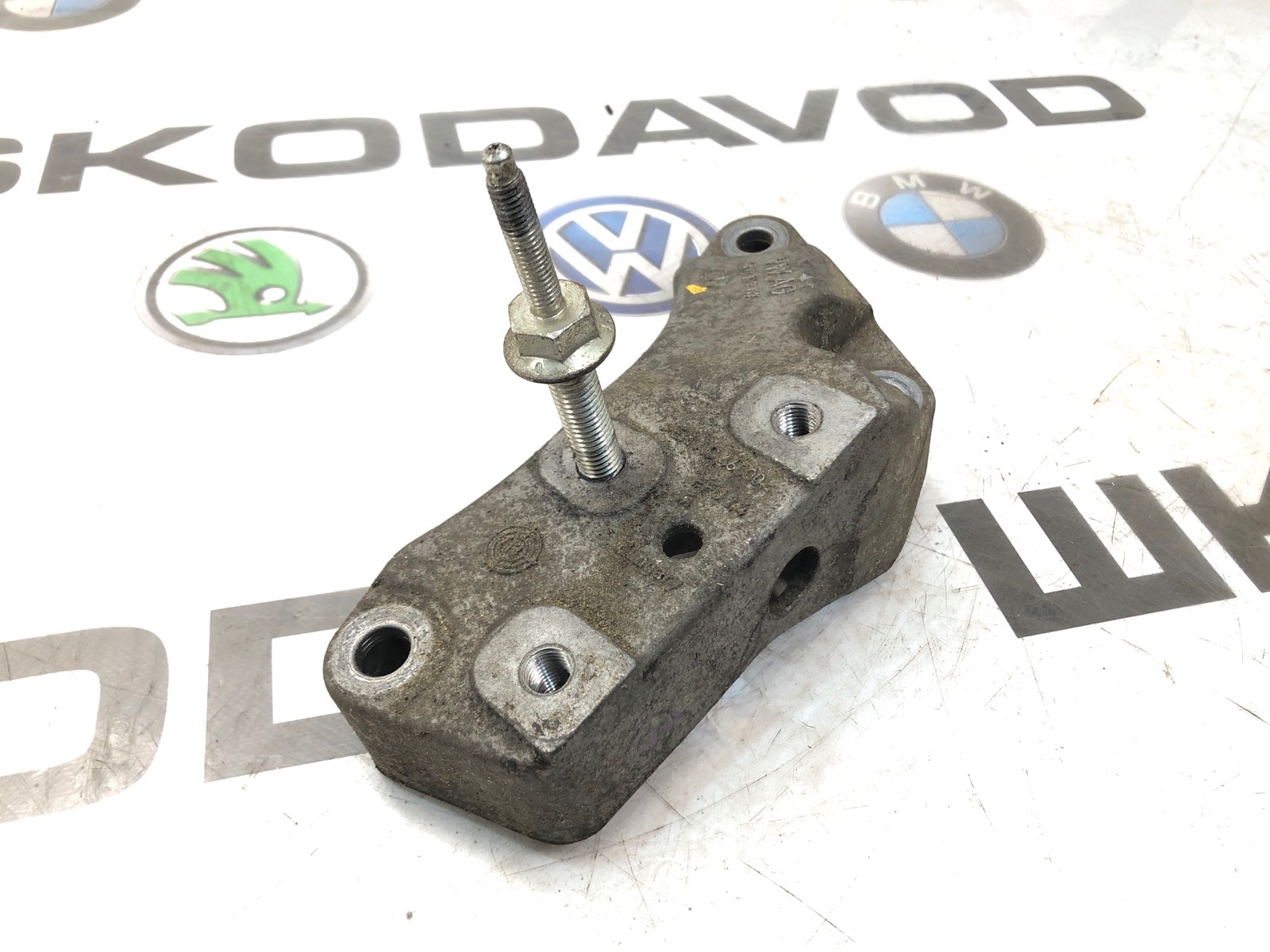 Кронштейн МКПП, 1000 рублей, Москва