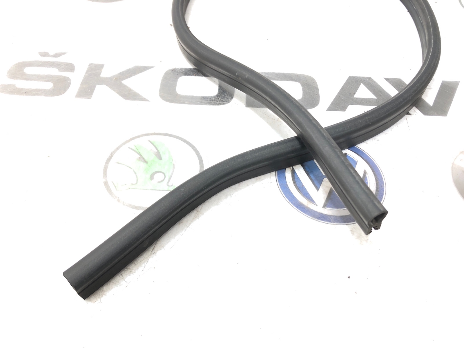 Уплотнитель капота, 500 рублей, Москва