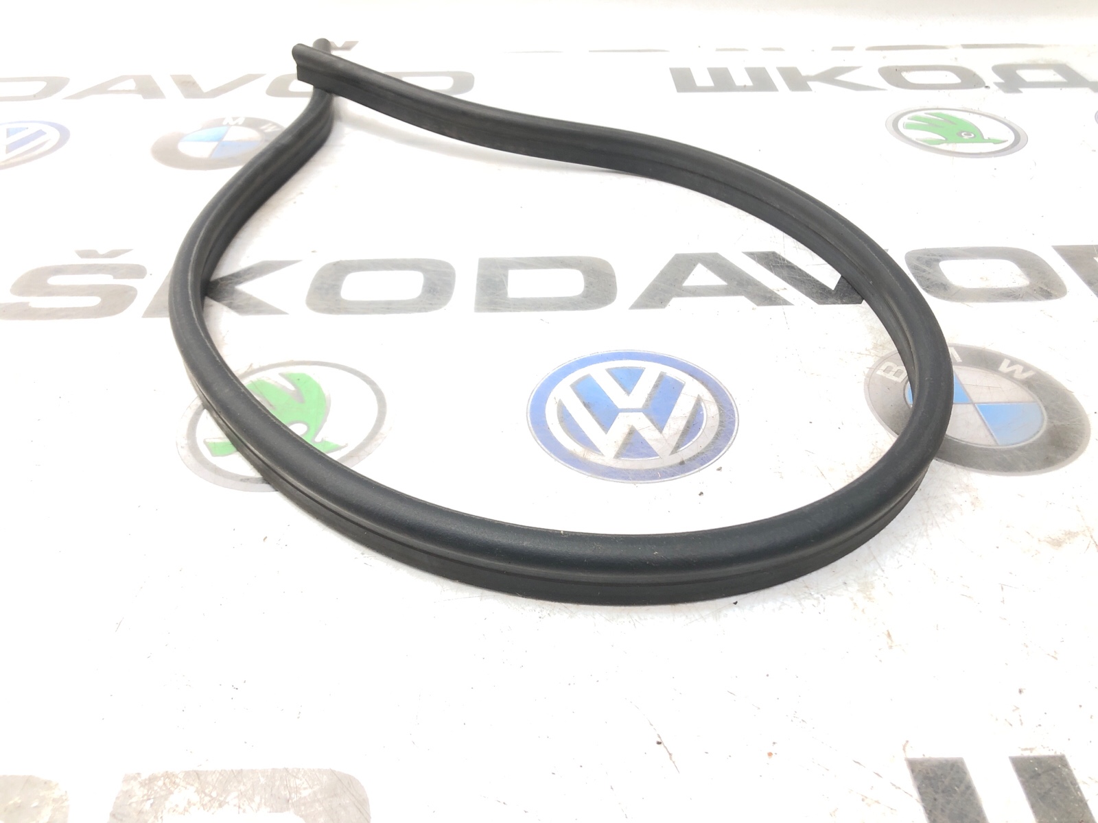 Уплотнитель капота, 500 рублей, Москва