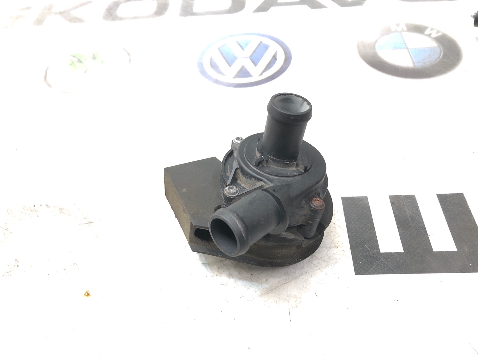 Дополнительная помпа, 2000 рублей, Москва