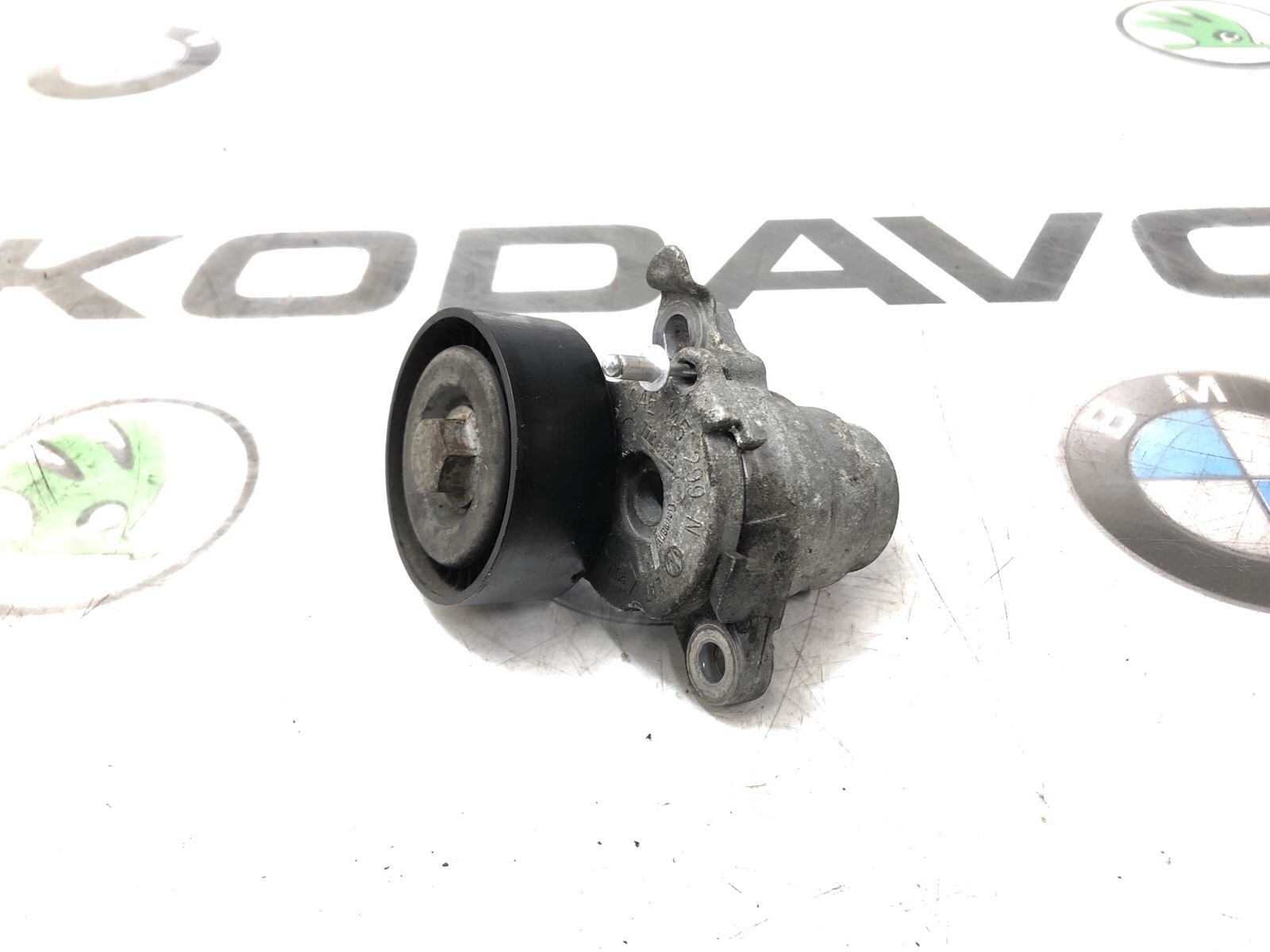 Ролик натяжной ремня генератора, 1000 рублей, Москва