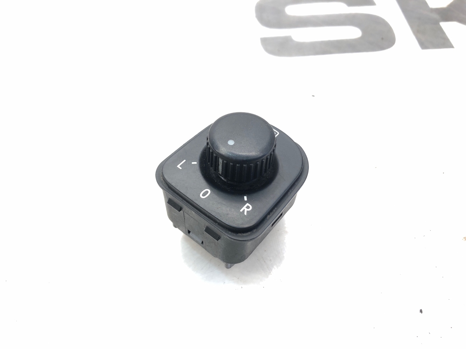 кнопка регулировки зеркал, 1000 рублей, Москва