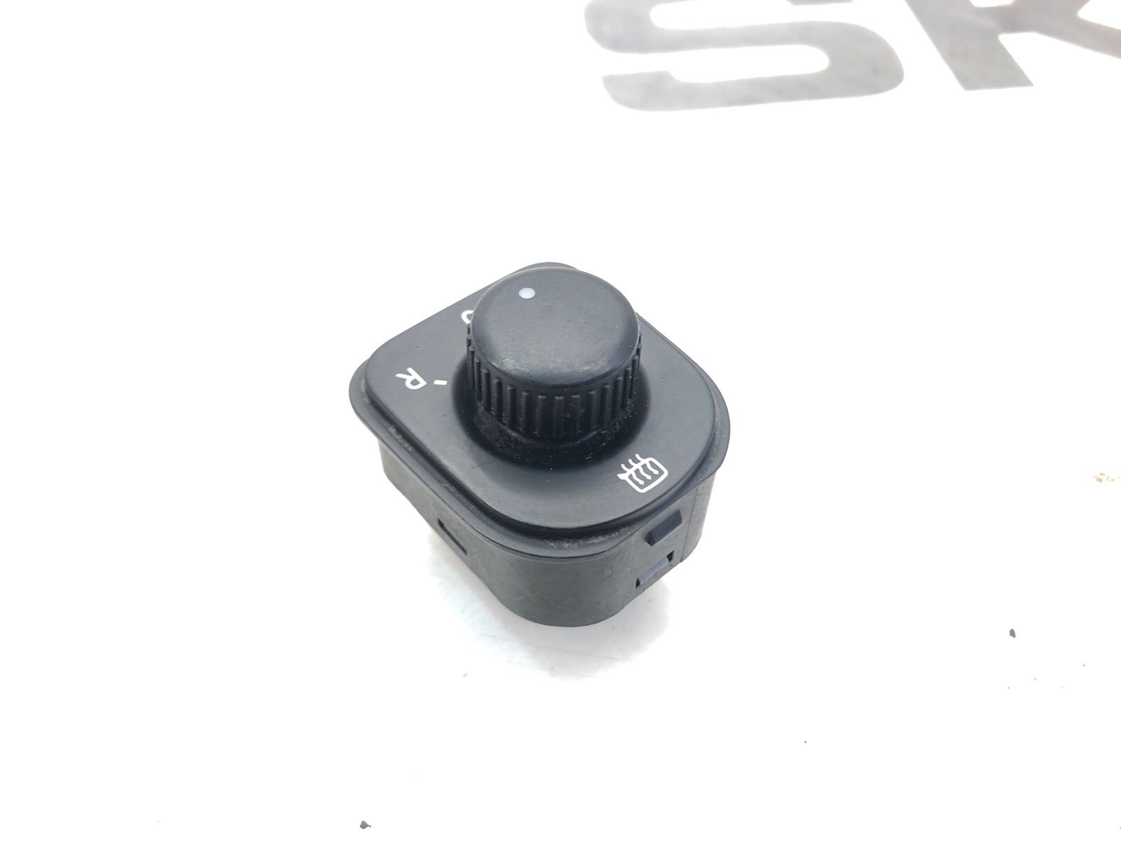 кнопка регулировки зеркал, 1000 рублей, Москва