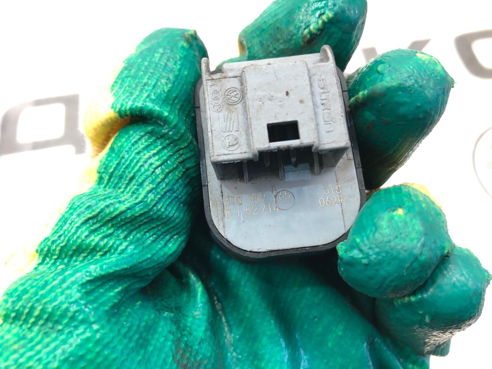 кнопка регулировки зеркал, 1000 рублей, Москва