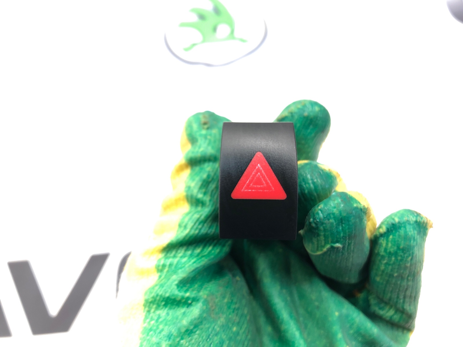 Кнопка аварийного сигнала, 500 рублей, Москва