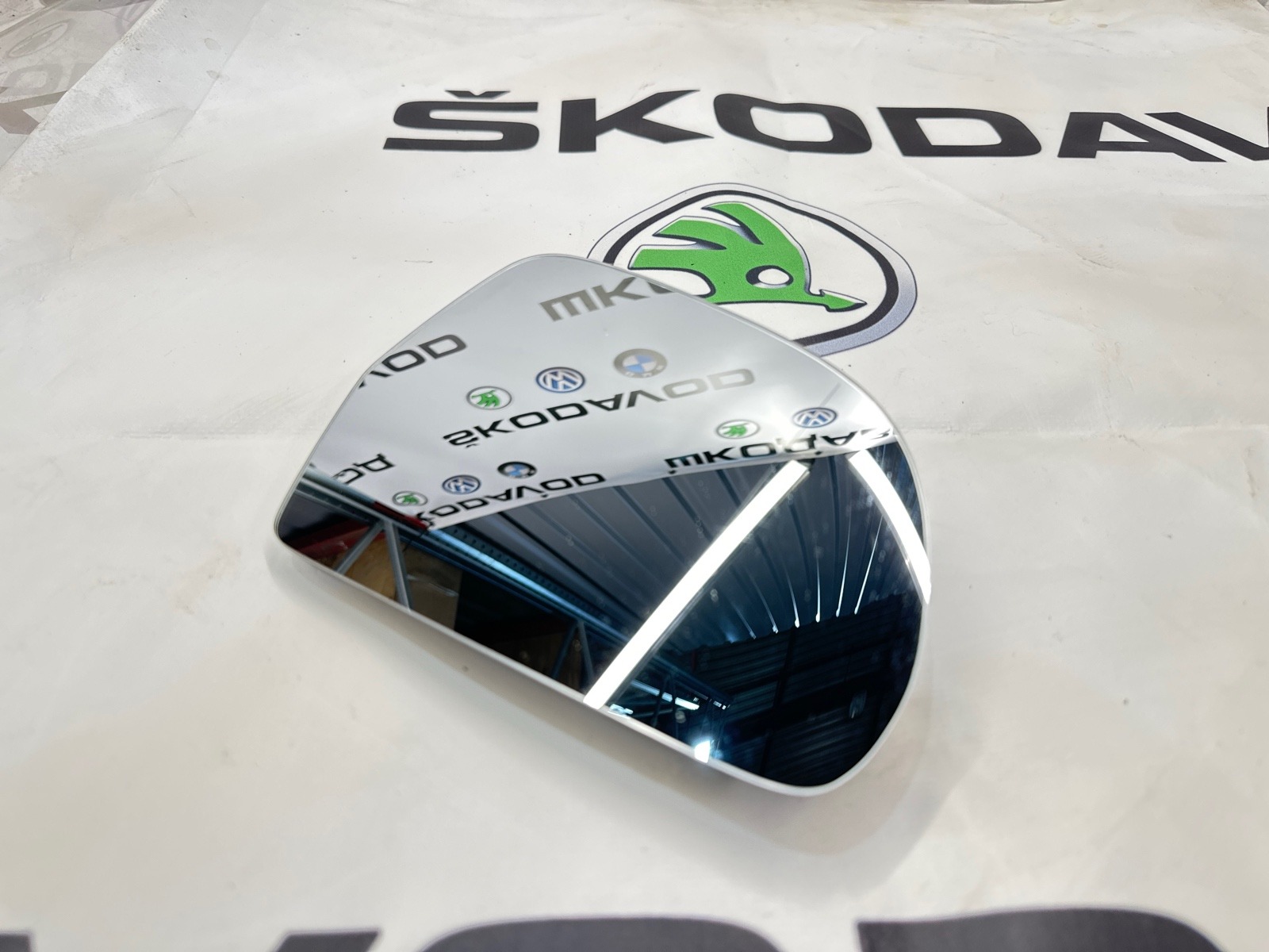 Зеркальный элемент, 2500 рублей, Москва