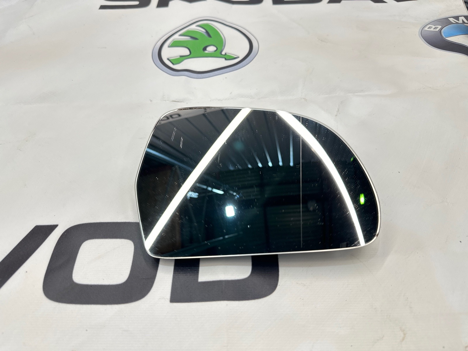 Зеркальный элемент, 2000 рублей, Москва