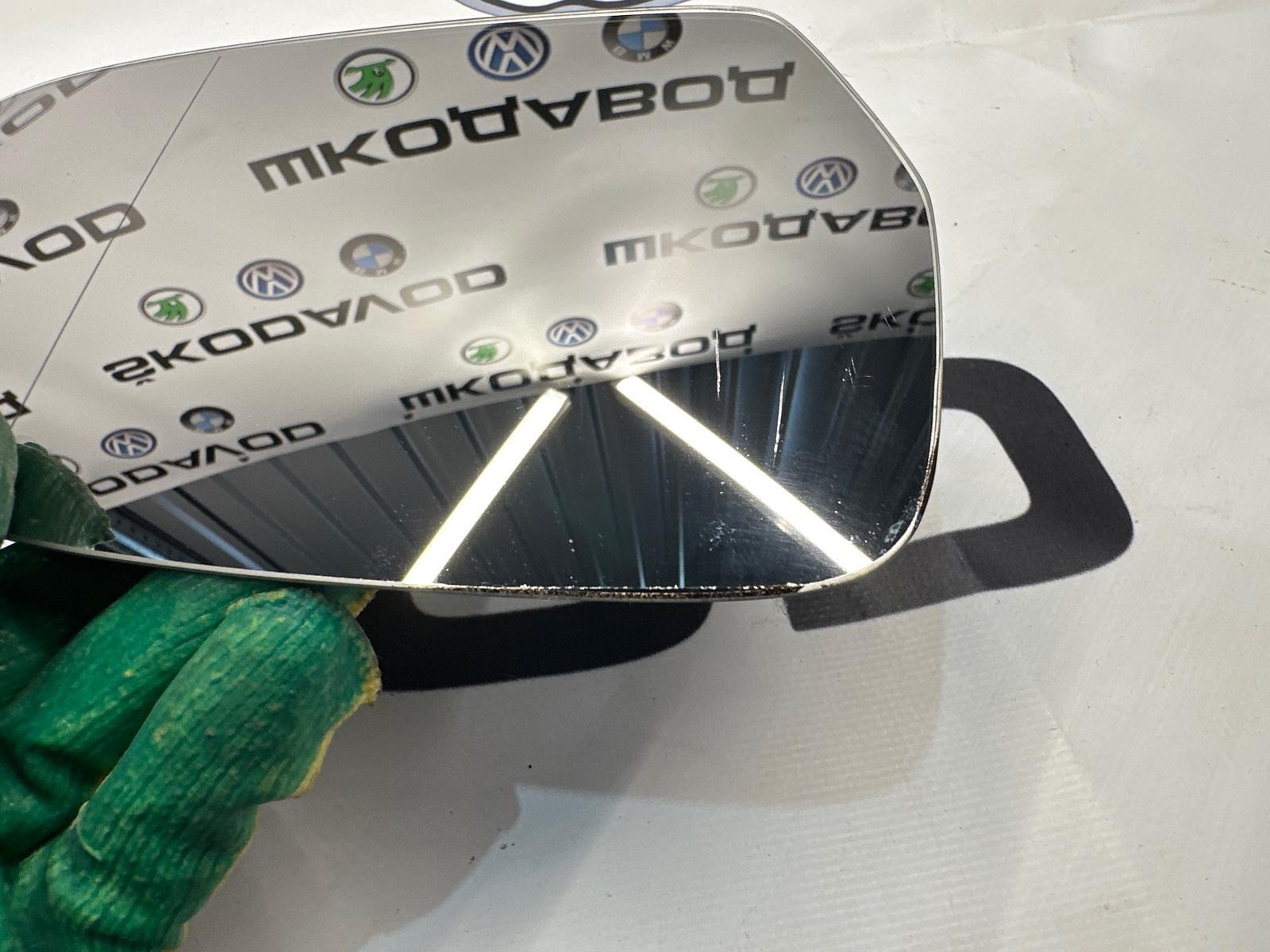 Зеркальный элемент, 2000 рублей, Москва