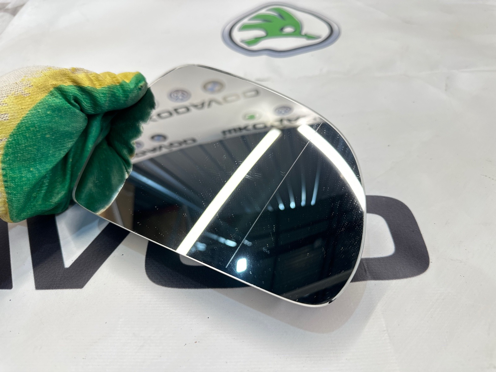 Зеркальный элемент, 2000 рублей, Москва