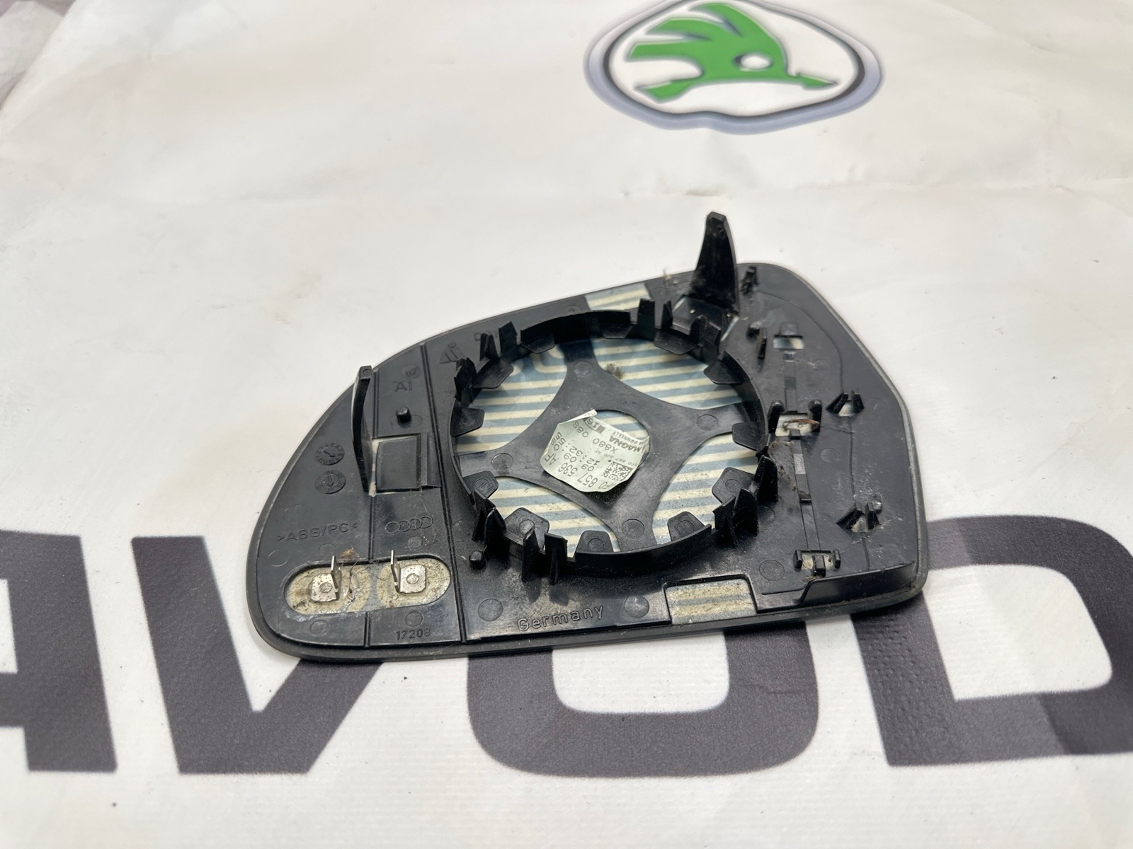 Зеркальный элемент, 2000 рублей, Москва