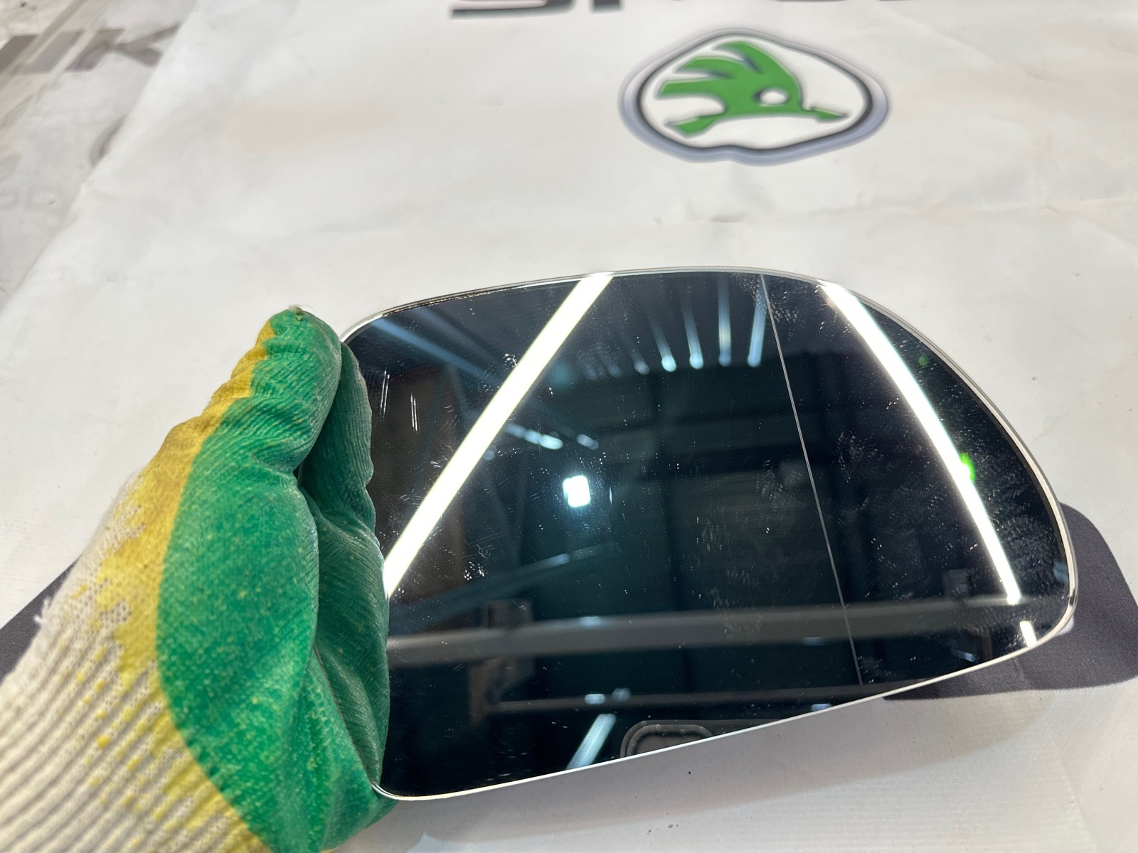 Зеркальный элемент, 2000 рублей, Москва