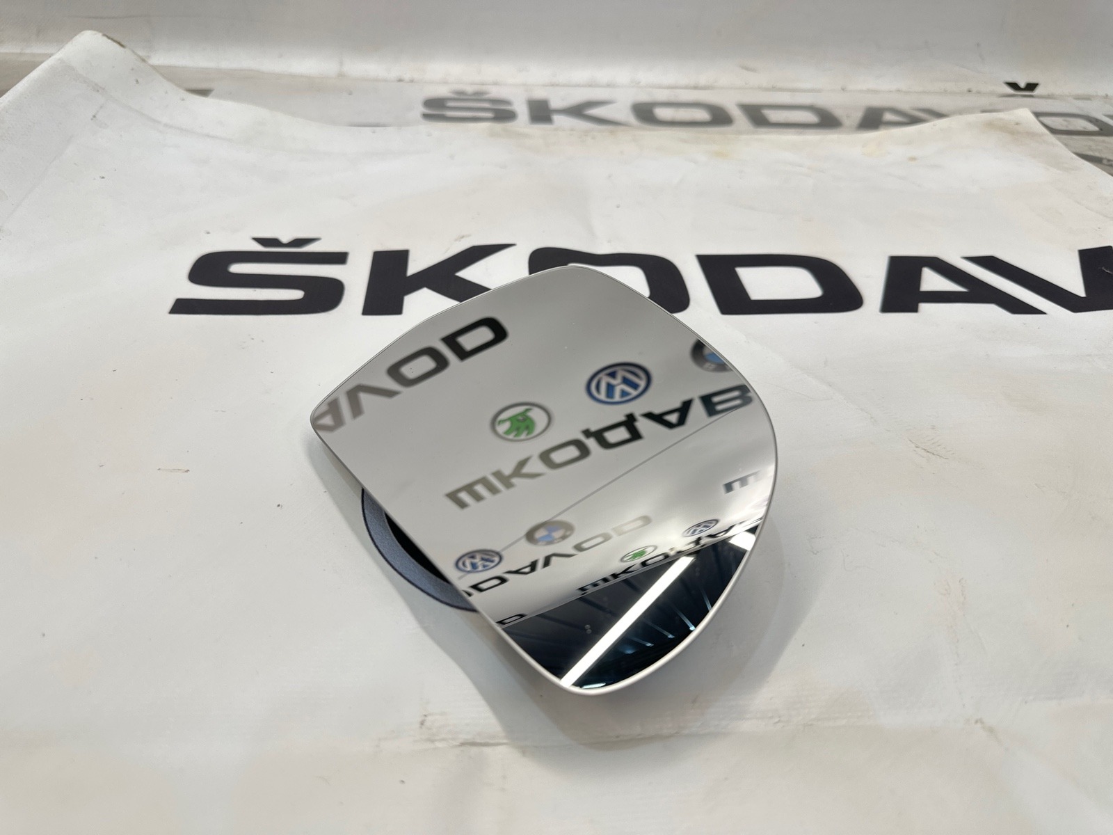 Зеркальный элемент, 2500 рублей, Москва