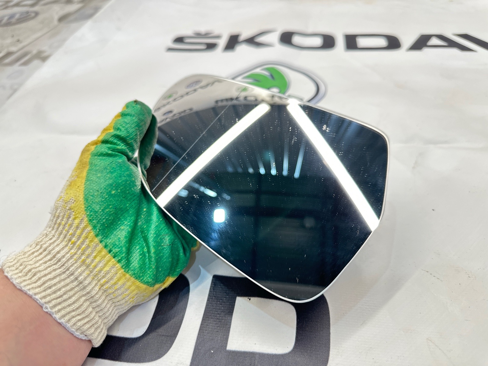 Зеркальный элемент, 2500 рублей, Москва